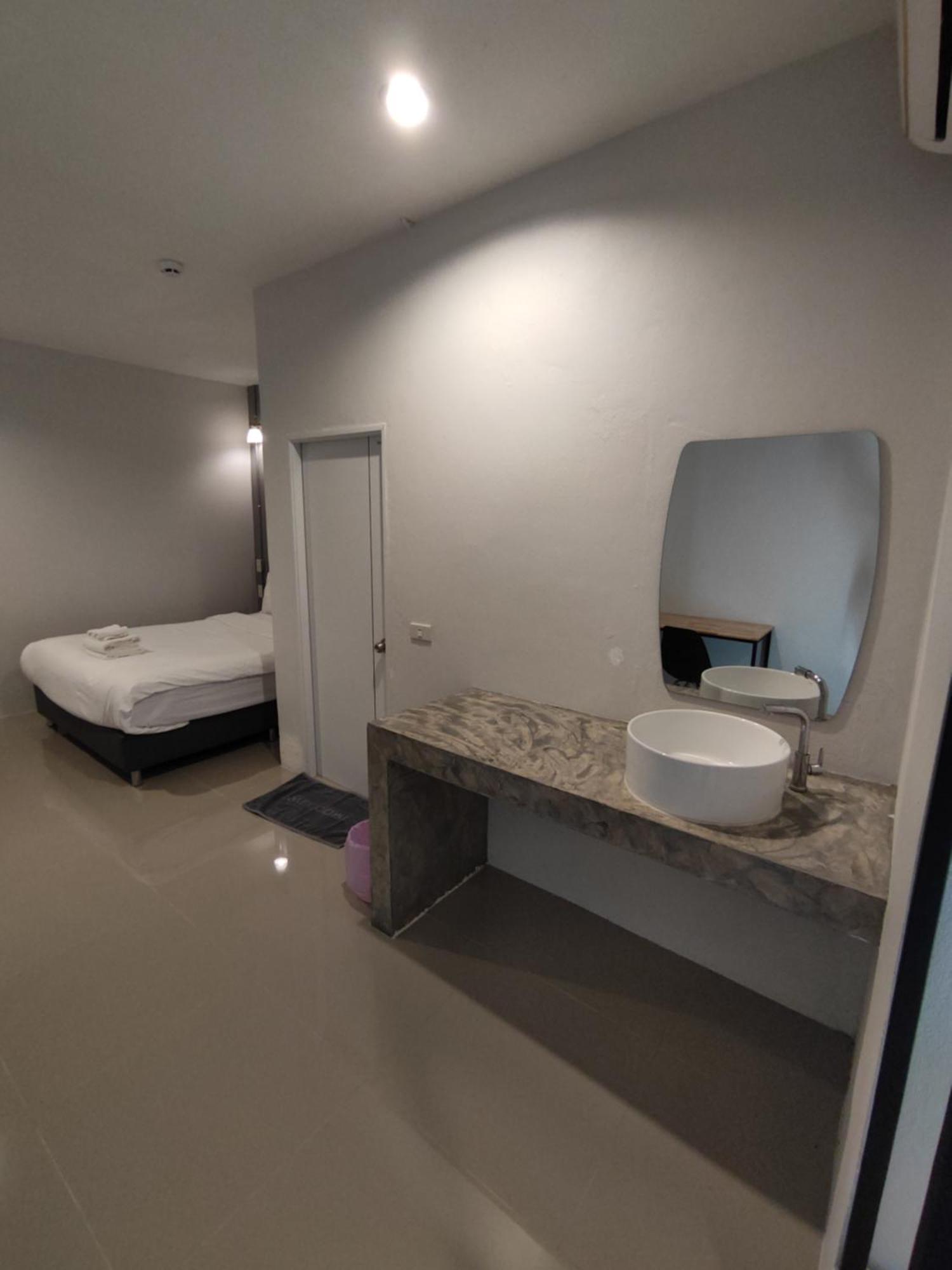 Life Hotel Rong Khun Ban Mai  Exteriér fotografie