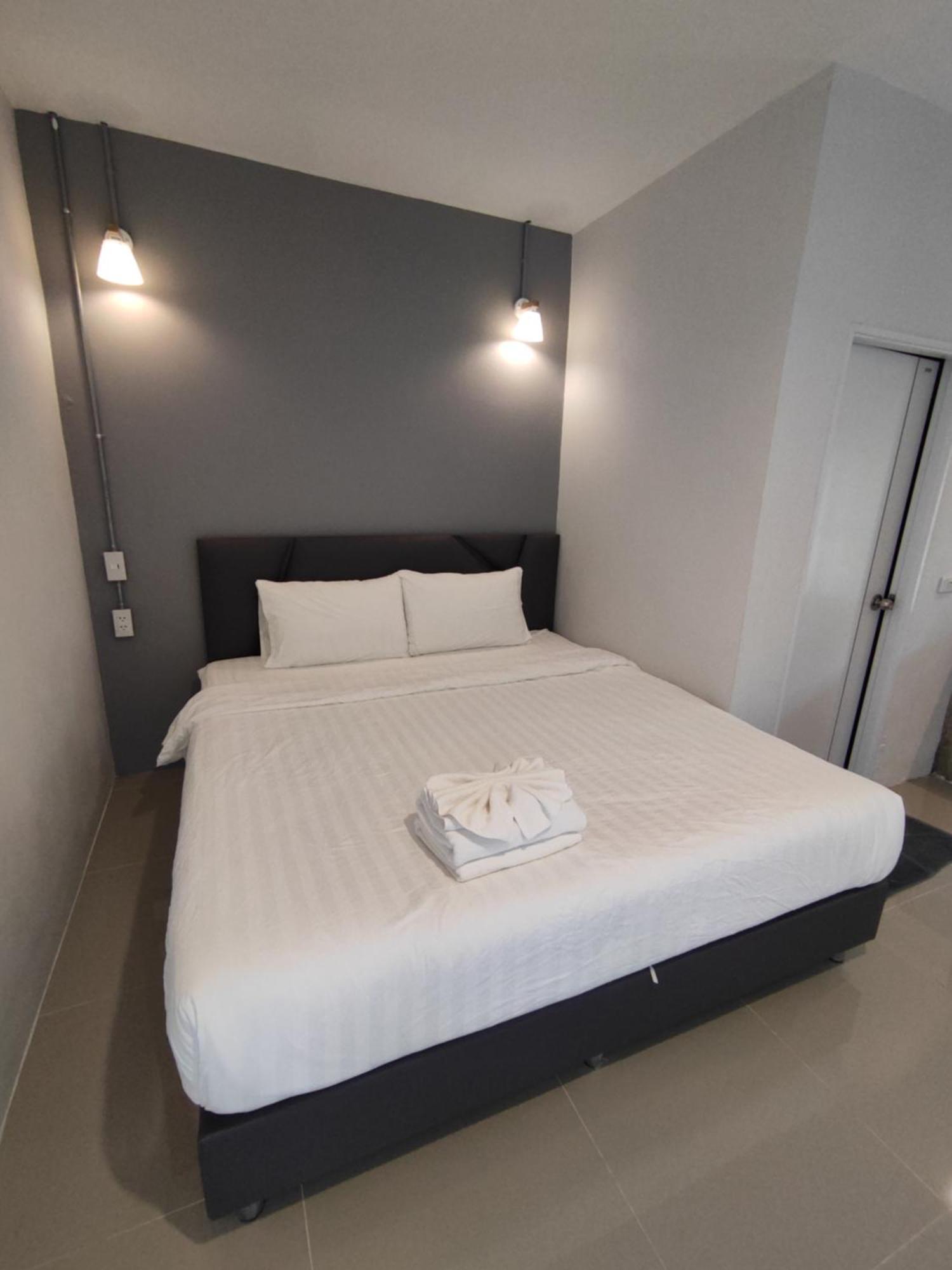 Life Hotel Rong Khun Ban Mai  Exteriér fotografie